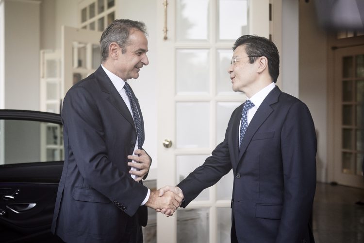 Στη Σιγκαπούρη ο πρωθυπουργός – Συνάντηση Μητσοτάκη με τον πρωθυπουργό της χώρας