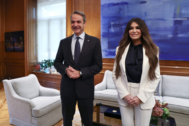 Σε εξέλιξη η συνάντηση Μητσοτάκη με Γκιλφόιλ στο Μέγαρο Μαξίμου