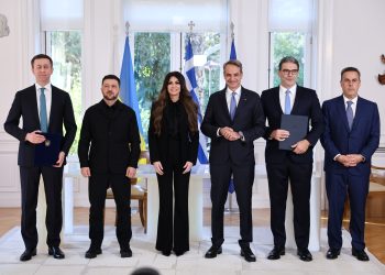 Μαξίμου: Υπό την εποπτεία της Γκιλφόιλ μπήκαν οι υπογραφές για το αμερικανικό LNG στην Ουκρανία