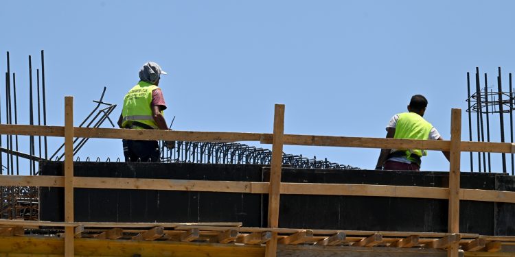 Συλλογικές συμβάσεις: Ναι μεν αλλά… Τα 4 ερωτήματα που ζητούν απαντήσεις