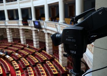 Πολιτικός σεισμός στην Ολομέλεια για «Φραπέ» και «Χασάπη»