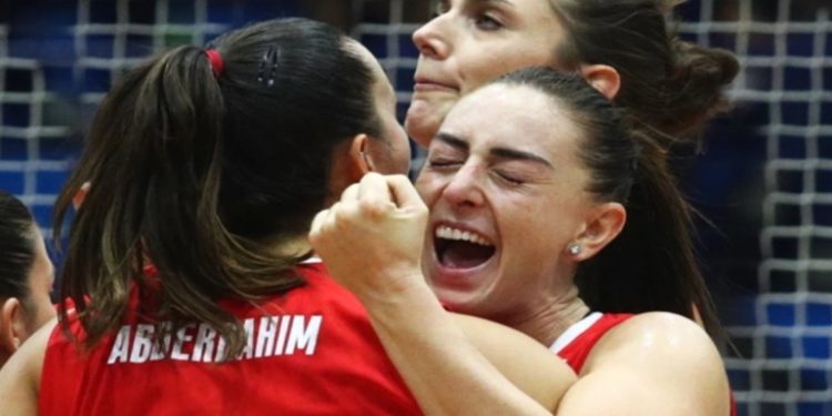 Έγραψαν ιστορία τα κορίτσια του Ολυμπιακού στο βόλεϊ