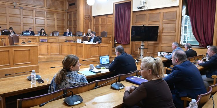 Διεκόπη μετά από επεισόδιο η Εξεταστική για τον ΟΠΕΚΕΠΕ: Επίθεση και απειλές Λαζαρίδη στον μάρτυρα