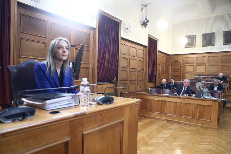 ΟΠΕΚΕΠΕ: Η Φεράρι, ο σύντροφος, η κομματική ιδιότητα κι οι δεσμευμένοι λογαριασμοί  