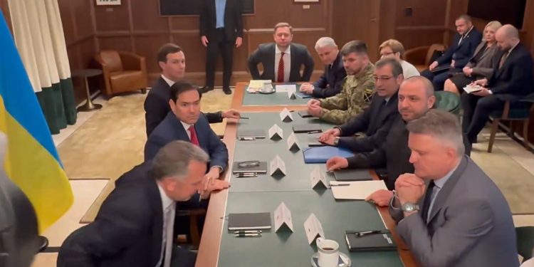 Αγκάθια στις συνομιλίες Ουκρανίας-ΗΠΑ λόγω εδαφικών διαφωνιών