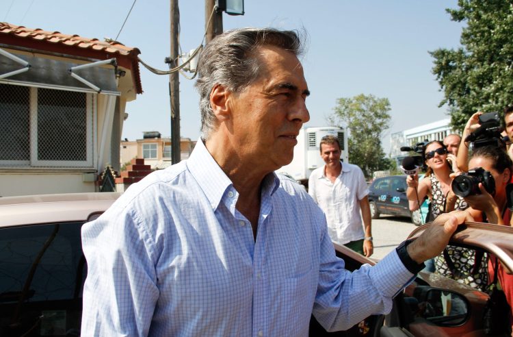 Ο εμ γιατρός, εμ ρουκέτα ετοιμάζει βιβλίο