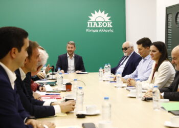 ΠΑΣΟΚ: Αιχμές Ανδρουλάκη για τη πολυφωνία στελεχών