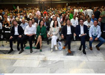 Το δισυπόστατο ΠΑΣΟΚ και το τενεκεδάκι του Συνεδρίου