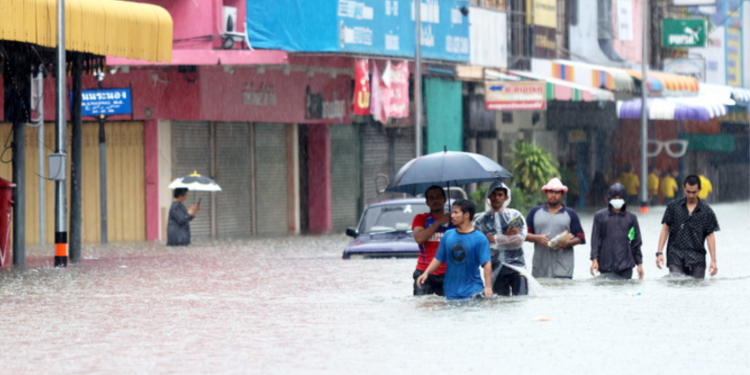 Ταϊλάνδη: Τουλάχιστον 19 νεκροί στην χειρότερη θεομηνία των τελευταίων 300 ετών