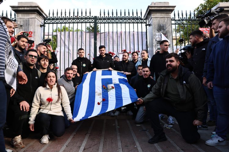 Επέτειος Πολυτεχνείου: Η ώρα της πορείας (βίντεο, φωτό, συνεχής ενημέρωση)