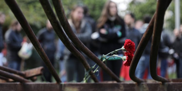 «Το Πολυτεχνείο που μας κοιτάει ακόμα»