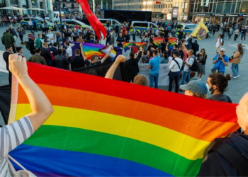 ΕΕ: «Κάθε χώρα υποχρεούται να αναγνωρίζει τον γάμο των ομοφυλοφίλων»