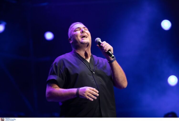 “Ρέμος saves Christmas”