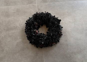 Έρευνα εν εξελίξει στη Ρόδο για τους δράστες με το μαύρο στεφάνι