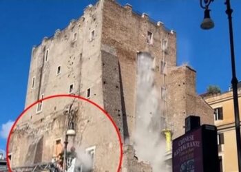 Ρώμη: Νεκρός εργάτης που εγκλωβίστηκε στα συντρίμμια του μεσαιωνικού πύργου