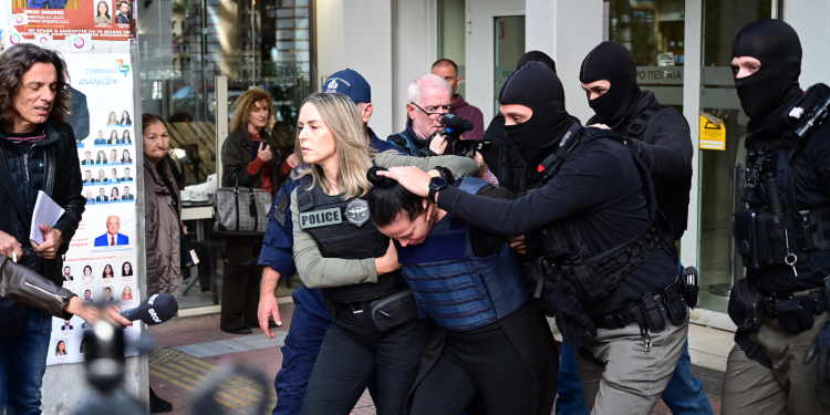 Σαλαμίνα: Αρνείται τις κατηγορίες η 46χρονη – Επικαλείται κενά μνήμης