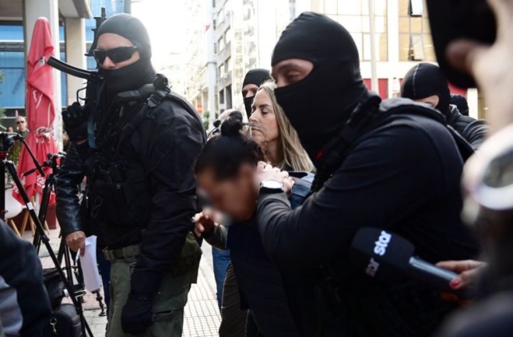 Σοκ από το διάλογο πεθεράς – νύφης στη Σαλαμίνα: «Άσε με να ζήσω»!