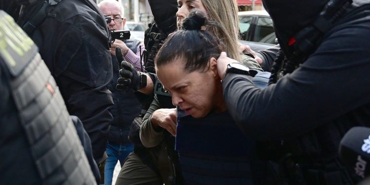 Σαλαμίνα: Η κόρη της 75χρονης ξεσπά για τη δολοφονία της μητέρας της (βίντεο)