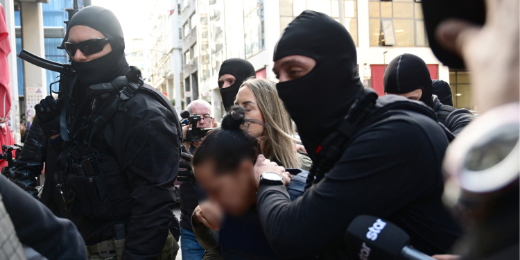 Δολοφονία στη Σαλαμίνα: Προφυλακίστηκε η 46χρονη