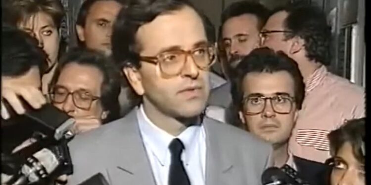 Ο Αντώνης Σαμαράς πριν γίνει πρόβλημα του Κυριάκου… έριξε τον πατέρα του — Το σκοτεινό παρασκήνιο και τα επεισόδια του θρίλερ