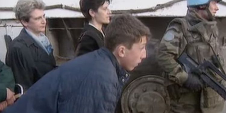 Ανατριχιαστικές αποκαλύψεις για «ανθρώπινο σαφάρι» πλούσιων τουριστών στο εμπόλεμο Σαράγεβο του ’90