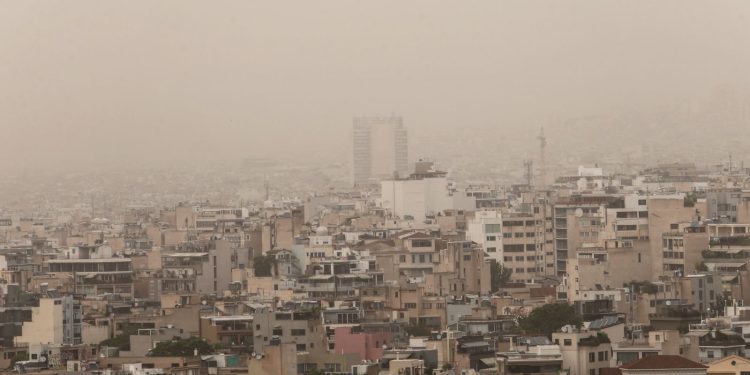 Καιρός: Ζέστη και αφρικανική σκόνη από Κυριακή