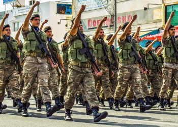 Σένγκεν για τις στρατιωτικές φάλαγγες θέλει η Κομισιόν!