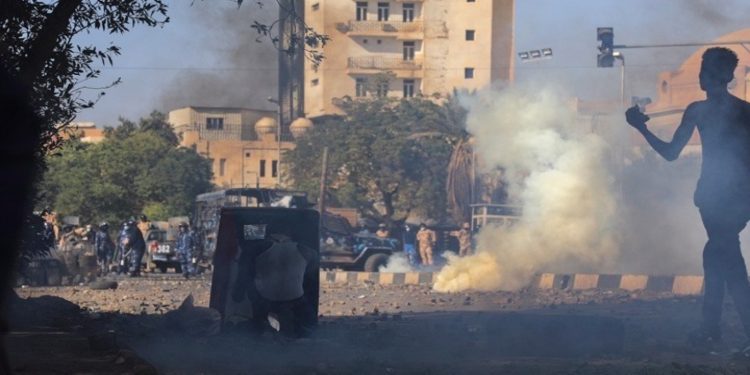 Διεθνής Αμνηστία: Κατηγορεί τους παραστρατιωτικούς για «εγκλήματα πολέμου» στο Σουδάν