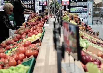 Προϋπολογισμός 2026: Κίνδυνος για νέο κύμα ακρίβειας από τις φουσκωμένες εισαγωγές – Υψηλότερες δαπάνες στα εξοπλιστικά