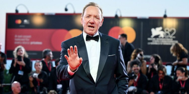 Κέβιν Σπέισι: Τρεις νέες αγωγές για σεξουαλική επίθεση