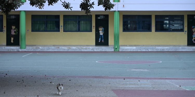 Πάτρα: Στο νοσοκομείο 12χρονος από έκρηξη κροτίδας σε σχολείο