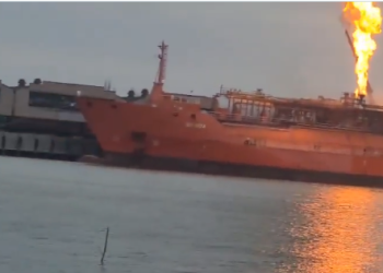 Συναγερμός στη Ρουμανία: Φόβοι για έκρηξη του «χτυπημένου» τουρκικού τάνκερ με LNG