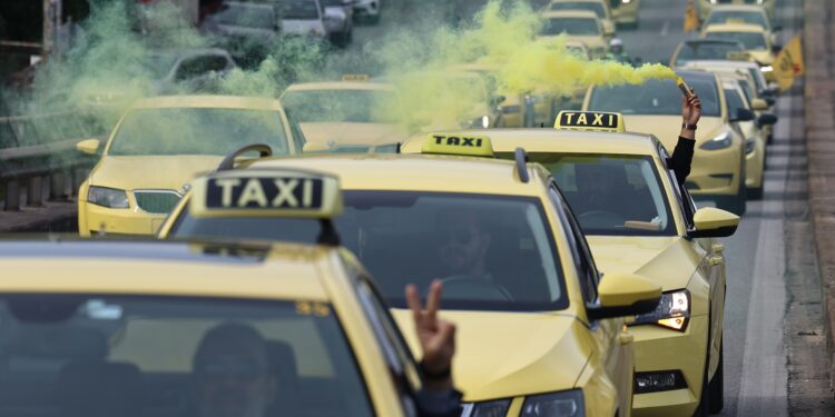 Χωρίς ταξί η Αθήνα – Σε εξέλιξη από το πρωί της Τετάρτης η 48ωρη απεργία