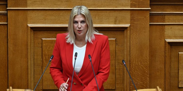 Σε γραμμή Δούκα η Ράνια Θρασκιά: Το ΠΑΣΟΚ μπορεί να συνομιλήσει με όλους, και με τον Τσίπρα
