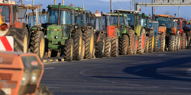 «Τα τρακτέρ στους δρόμους από την Κρήτη μέχρι τον Έβρο»