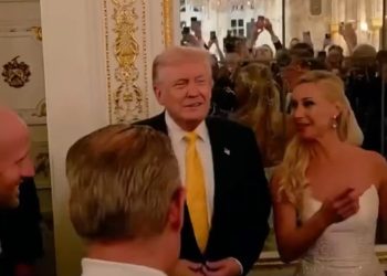 Ο Τραμπ εμφανίστηκε απρόσκλητος σε γάμο (βίντεο)