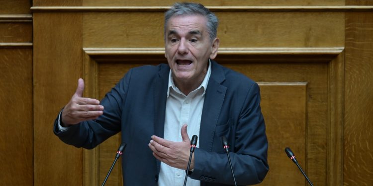 Τσακαλώτος για Τσίπρα: Σε αυτή τη φάση δεν μπορεί να μας βγάλει από την κρίση μόνος του ένας ηγέτης