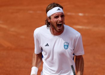 Οι κάμερες έπιασαν τον Τσιτσιπά να τρέχει με 210 χλμ/ώρα στην Αττική Οδό – Μέσω gov.gr το πρόστιμο