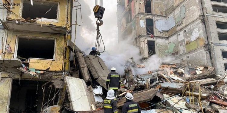Τουλάχιστον πέντε νεκροί σε βομβαρδισμό της Ρωσίας στη Ζαπορίζια της Ουκρανίας
