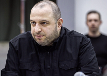 Άφαντος ο πρώην υπ. Άμυνας της Ουκρανίας, φαίνεται εμπλοκή του σε σκάνδαλο