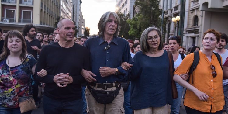 Αριστερά στη χώρα: ΑΡΑΣ, ΜΑΡΑΣ, μίλα μας και μη μας αγαπάς…