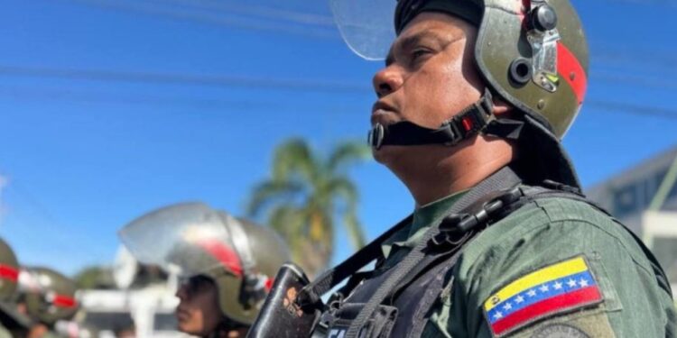 Βενεζουέλα: Συγκροτεί διεθνείς ταξιαρχίες ενάντια στην επιθετικότητα των ΗΠΑ