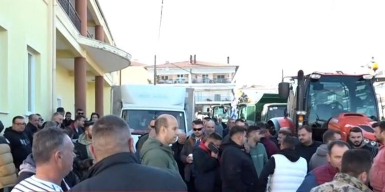 Ημαθία & Πάτρα: Συγκέντρωση διαμαρτυρίας πραγματοποίησαν αγρότες και κτηνοτρόφοι