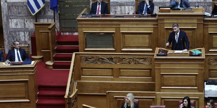 Κόντρα Μητσοτάκη – Ανδρουλάκη στη Βουλή για την ακρίβεια: «Μονόδρομος η πολιτική αλλαγή» – «Δεν μαθαίνετε από τα λάθη»