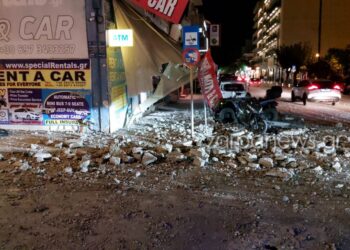 Χανιά: Τι συνέβη όταν μπαλκόνια πολυκατοικίας έπεσαν σε κεντρικό δρόμο! (βίντεο)