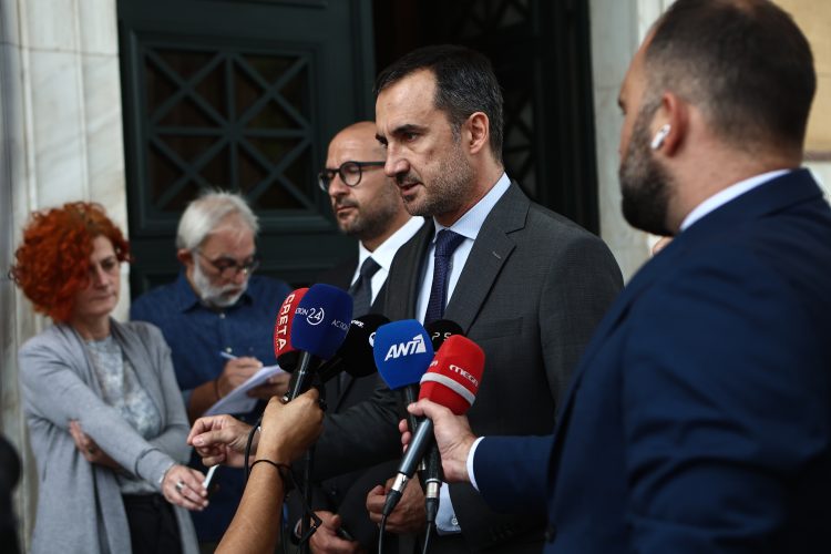 Τι ξέρει ο Χαρίτσης που δεν ξέρουμε εμείς;