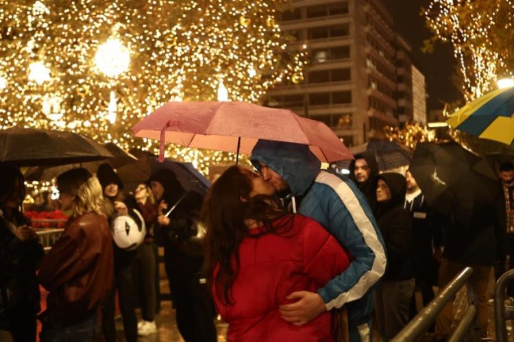 Δώρο Χριστουγέννων: Γιατί δεν θα καταβληθεί 21 του μήνα – Η νέα ημερομηνία