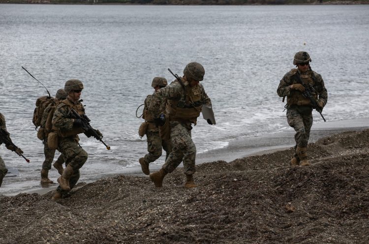 Στράτευση στα 25: Τι αλλάζει με το νέο νομοσχέδιο