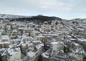 Πρωτοχρονιά με χιόνια – Ποιες περιοχές θα ντυθούν στα λευκά (live)