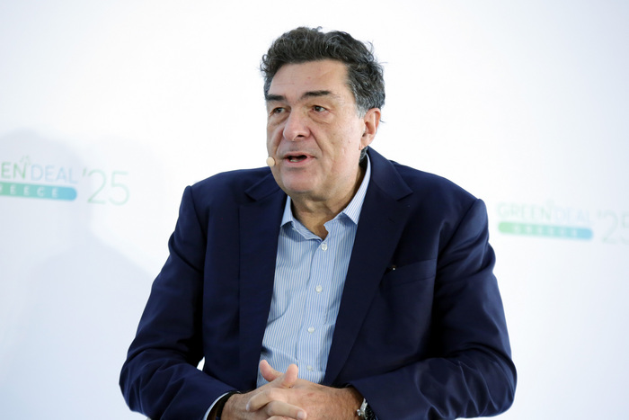 Λογοκρισία ΕΚΟΜΕΔ σε Σκάι και Παπαχελά